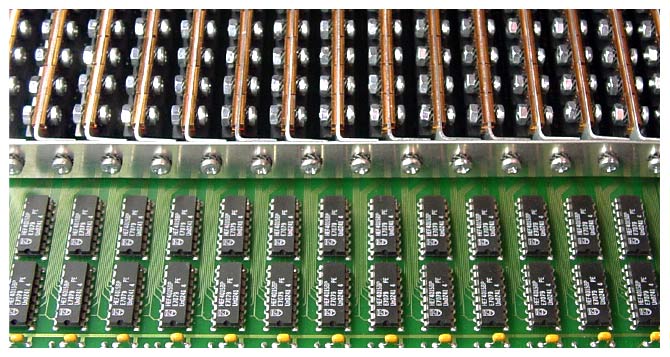 Montage von 240 Power-Mosfets für einen 240-kanaligen Interface-Tester von TUCHSCHERER ELEKTRONIK GMBH Montage von 240 Power-Mosfets für einen 240-kanaligen Interface-Tester von TUCHSCHERER ELEKTRONIK GMBH