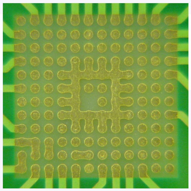 gefüllte Vias in Landeflächen für einen BGA-Sockel mit Raster 0.5mm - TUCHSCHERER ELEKTRONIK GMBH
