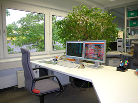 Ansicht eines CAD-Arbeitsplatzes bei TUCHSCHERER ELEKTRONIK GMBH